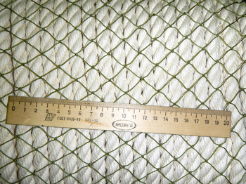 Сетка капроновая, ячея 20мм, высота 7,1 метра, из нити 0,8мм (разрывная нагрузка нити не менее 17,0 кгс), цвет зеленый