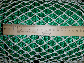 Сетка капроновая, ячея 20мм, высота 3,0метра, из нитки 2,5мм (разрывная нагрузка нити не менее 128 кгс), цвет белый