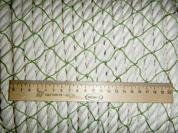 Сетка капроновая, ячея 30мм, высота 10,6метра, из нити 0,8мм (разрывная нагрузка нити не менее 17,0 кгс), цвет зеленый