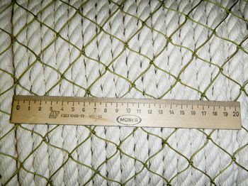 Сетка капроновая, ячея 30мм, высота 3,0 метра, из нити 1,2мм (разрывная нагрузка нити не менее 33,0 кгс), цвет зеленый