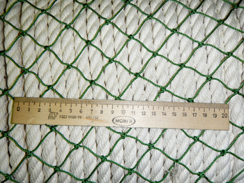 Сетка капроновая, ячея 30мм, высота 3,0метра или 6,4 метра, из нити 1,8мм (разрывная нагрузка нити не менее 66,0 кгс), цвет зеленый