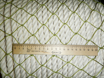 Сетка капроновая, ячея 40мм, высота 3,0 метра, из нити 1,4мм (разрывная нагрузка нити не менее 43,0 кгс), цвет зеленый