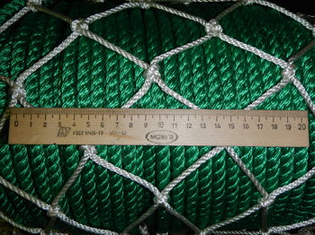 Сетка капроновая, ячея 71мм, высота 3,0метра, или 6,0м из веревки 4,0мм (разрывная нагрузка веревки не менее 360 кгс), цвет белый